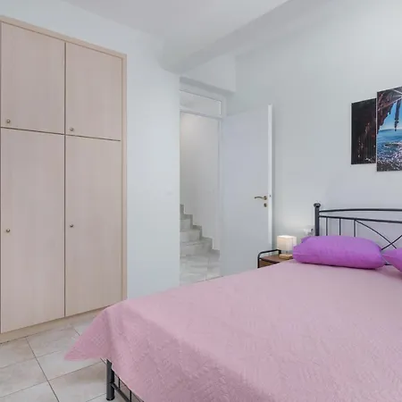 Zanart Maisonette Ii Holiday home *