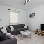Zanart Maisonette Ii Hébergement de vacances Trypiti